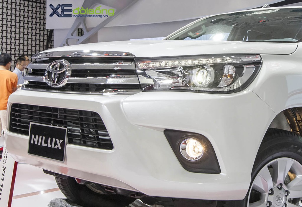 Cận cảnh Toyota Hilux 2016 mới, nâng cấp động cơ và hộp số ảnh 6