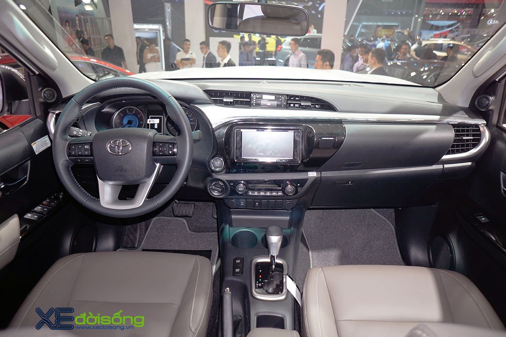 Cận cảnh Toyota Hilux 2016 mới, nâng cấp động cơ và hộp số ảnh 7