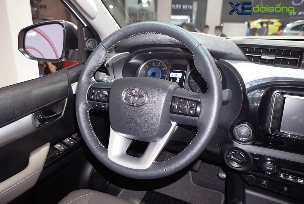 Cận cảnh Toyota Hilux 2016 mới, nâng cấp động cơ và hộp số ảnh 8