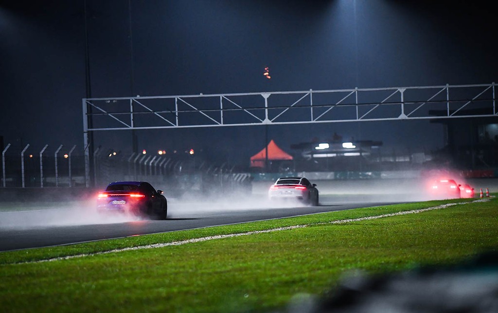 Trải nghiệm xe Hybrid đỉnh cao tại Porsche E-Performance Nights ở Sepang ảnh 10