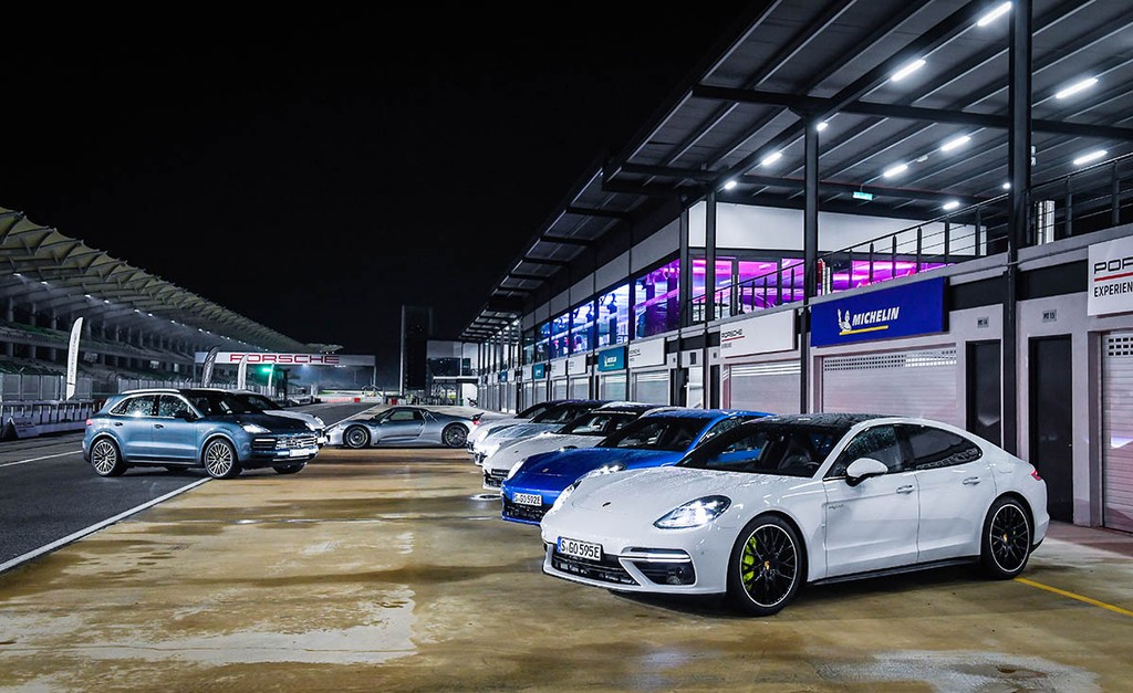 Trải nghiệm xe Hybrid đỉnh cao tại Porsche E-Performance Nights ở Sepang ảnh 2