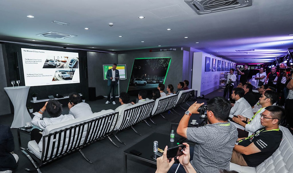 Trải nghiệm xe Hybrid đỉnh cao tại Porsche E-Performance Nights ở Sepang ảnh 4