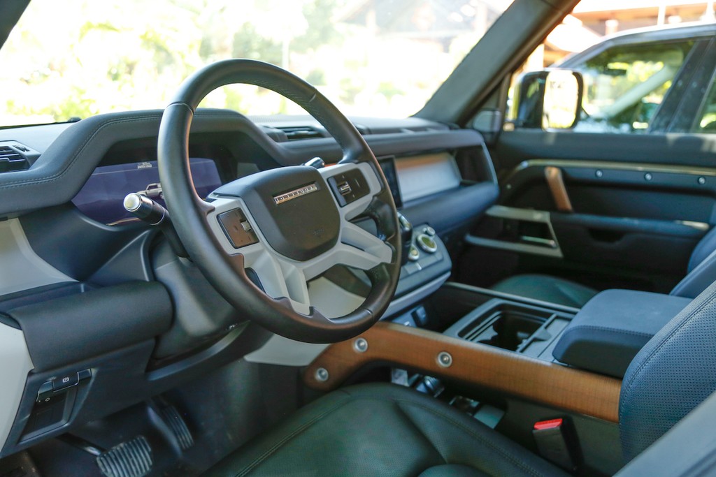 Lái thử Land Rover Defender 90 lên Đà Lạt: Một mẫu xe việt dã biểu tượng đầy cảm xúc ảnh 5