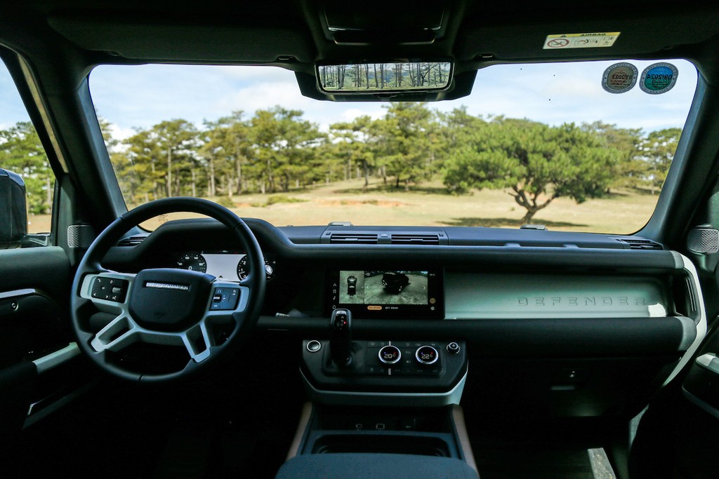 Lái thử Land Rover Defender 90 lên Đà Lạt: Một mẫu xe việt dã biểu tượng đầy cảm xúc ảnh 4
