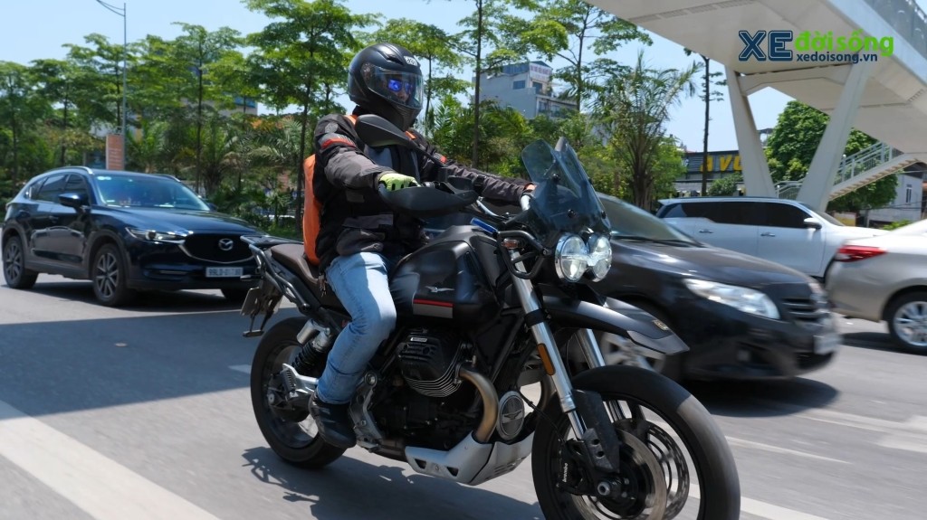 Trải nghiệm “xế phượt” Moto Guzzi V85 TT: Ngoại hình cổ điển nhưng sở hữu trang bị tối tân ảnh 16