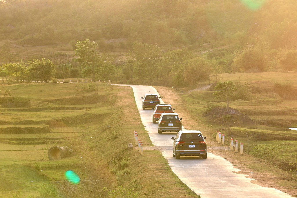 Lái thử Volkswagen Teramont lên Tây Nguyên: Giải đáp “ẩn số” về khả năng vận hành ảnh 11