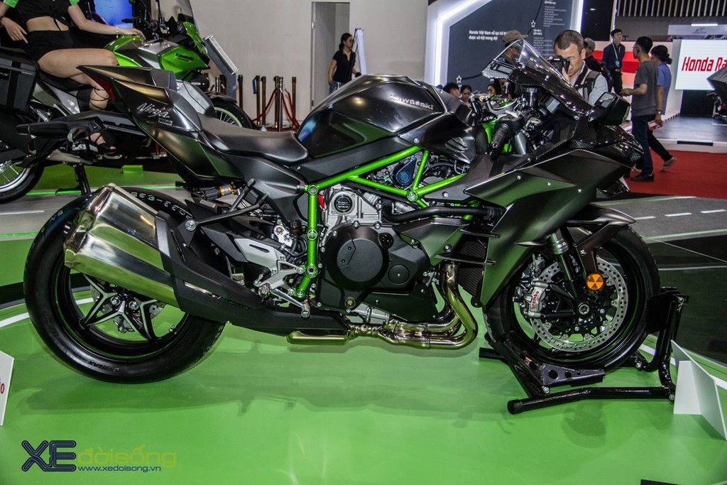 'Siêu môtô” Kawasaki H2 Carbon Limited xuất hiện tại Triển lãm xe máy 2017 ảnh 1