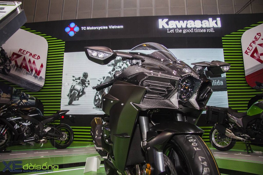 'Siêu môtô” Kawasaki H2 Carbon Limited xuất hiện tại Triển lãm xe máy 2017 ảnh 3