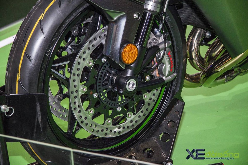 'Siêu môtô” Kawasaki H2 Carbon Limited xuất hiện tại Triển lãm xe máy 2017 ảnh 8