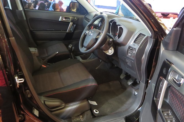 SUV nhỏ của Daihatsu từng bán ở Việt Nam ra mắt bản 2015 ảnh 5
