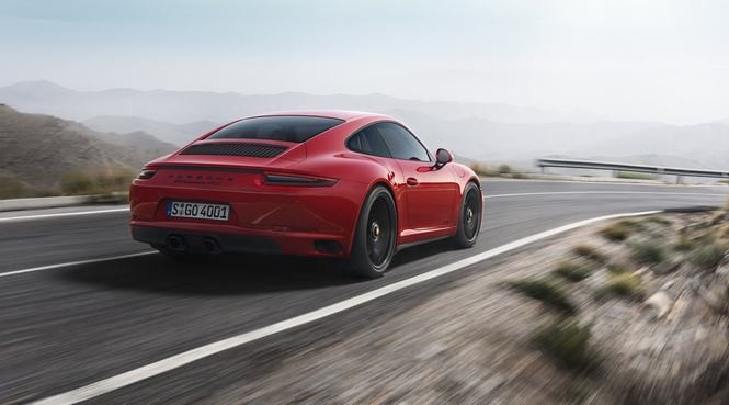 Porsche sắp ra mắt 911 GTS 2017 mạnh mẽ và tiết kiệm nhiên liệu hơn ảnh 8