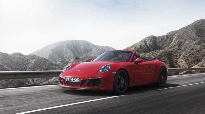 Porsche sắp ra mắt 911 GTS 2017 mạnh mẽ và tiết kiệm nhiên liệu hơn ảnh 9