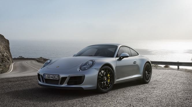 Porsche sắp ra mắt 911 GTS 2017 mạnh mẽ và tiết kiệm nhiên liệu hơn ảnh 1