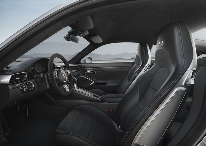 Porsche sắp ra mắt 911 GTS 2017 mạnh mẽ và tiết kiệm nhiên liệu hơn ảnh 4