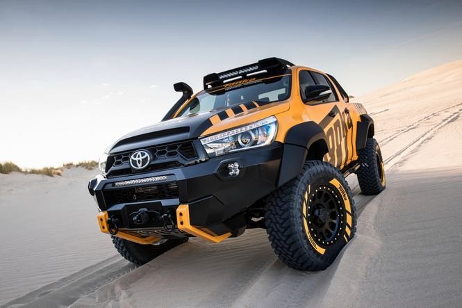 Chiêm ngưỡng “bò cạp sa mạc” Toyota Hilux Tonka khoe sắc trên cát cháy ảnh 6