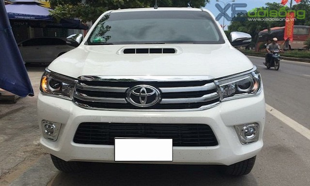 Hé lộ trang bị trên Toyota Hilux 2016 sắp bán ở Việt Nam ảnh 1
