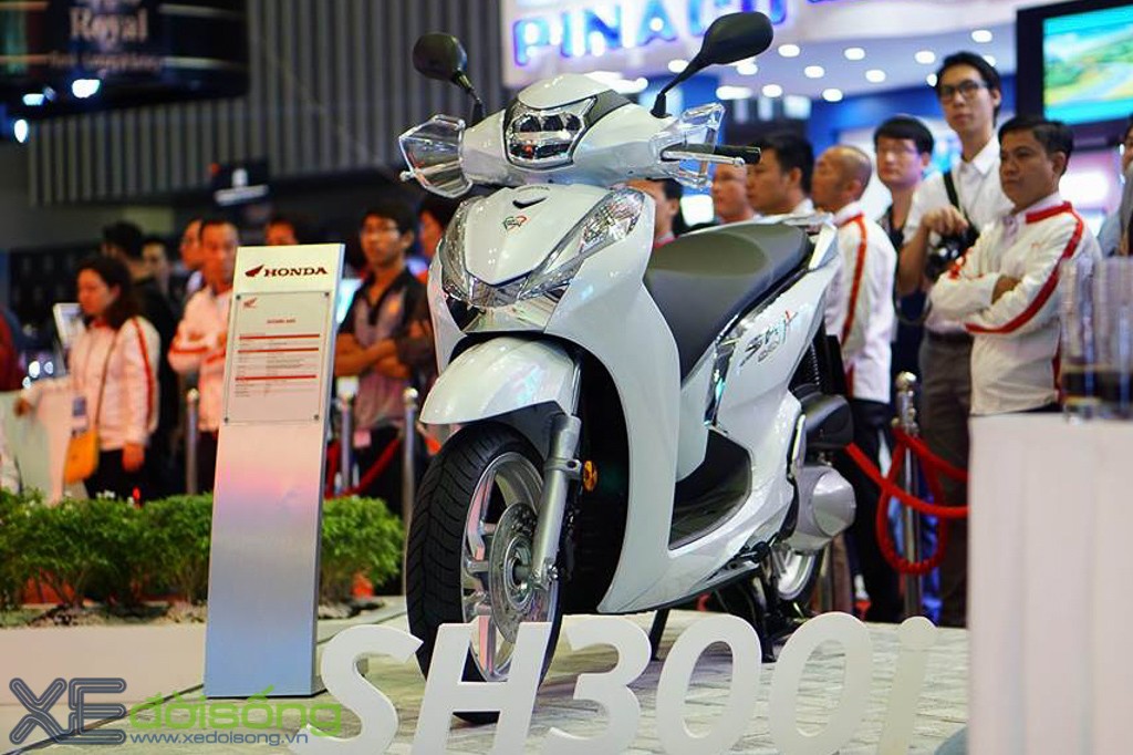 Diện kiến SH300i ABS tại Triển lãm xe máy Việt Nam 2016 ảnh 2