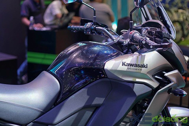 Cận cảnh môtô 'khủng' Kawasaki Versys 1000LT ảnh 8