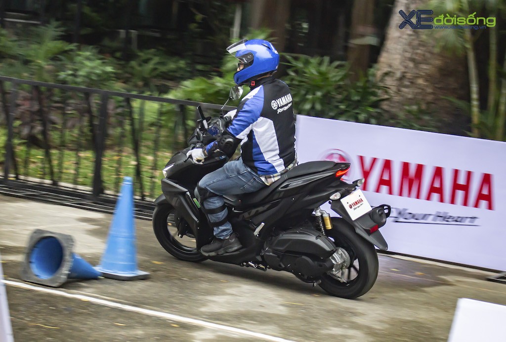Lái thử Yamaha NVX 155 mới tại sự kiện ra mắt: Giữ nguyên chất thể thao, nay càng tiện dụng và thông minh hơn ảnh 7