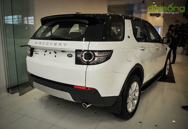 Land Rover Discovery cạnh tranh Porsche Macan với giá từ 2,5 tỷ đồng ảnh 7