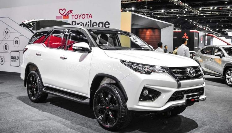 Toyota Fortuner 2017 TRD Sportivo giá hơn 1,1 tỷ vừa ra mắt Thái Lan ảnh 1