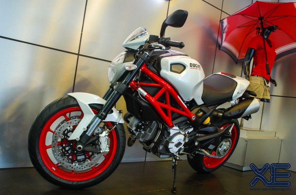 Khám phá hai chiếc Ducati Monster 796 trắng duy nhất Hà Nội ảnh 6