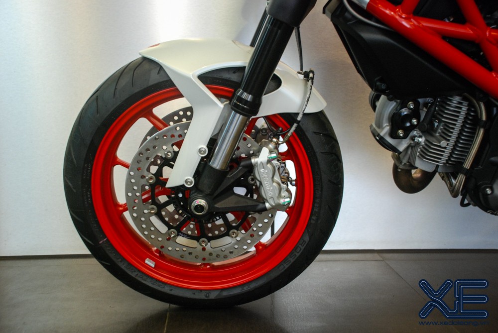 Khám phá hai chiếc Ducati Monster 796 trắng duy nhất Hà Nội ảnh 10