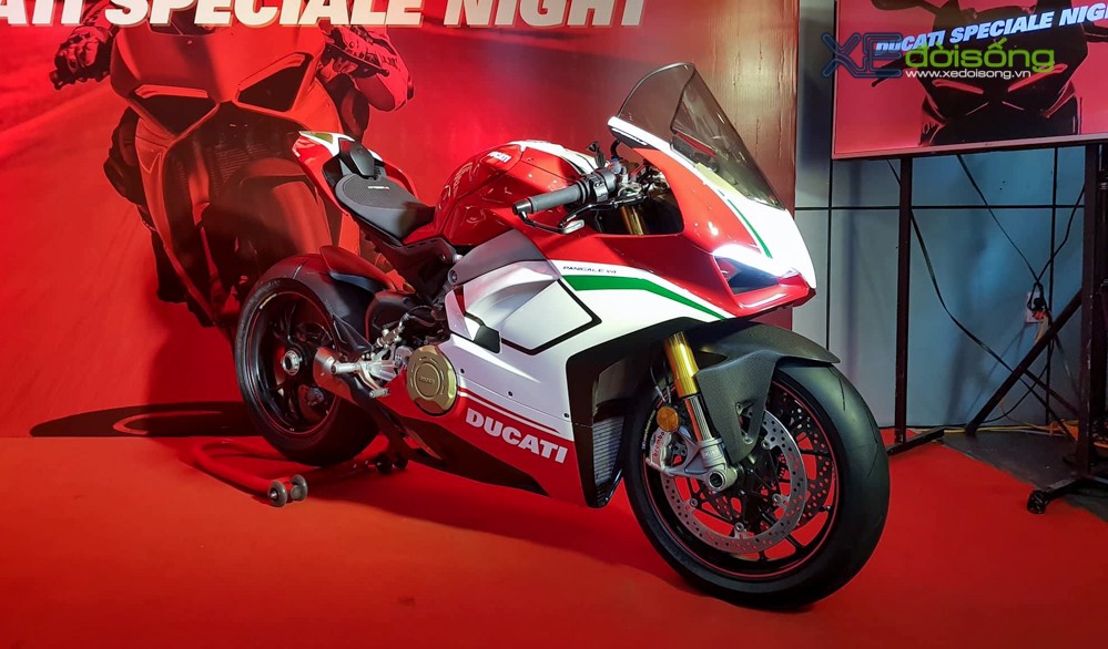 Biker Hà Nội mua Ducati Panigale V4 Speciale đầu tiên Châu Á giá 2 tỷ đồng  ảnh 1