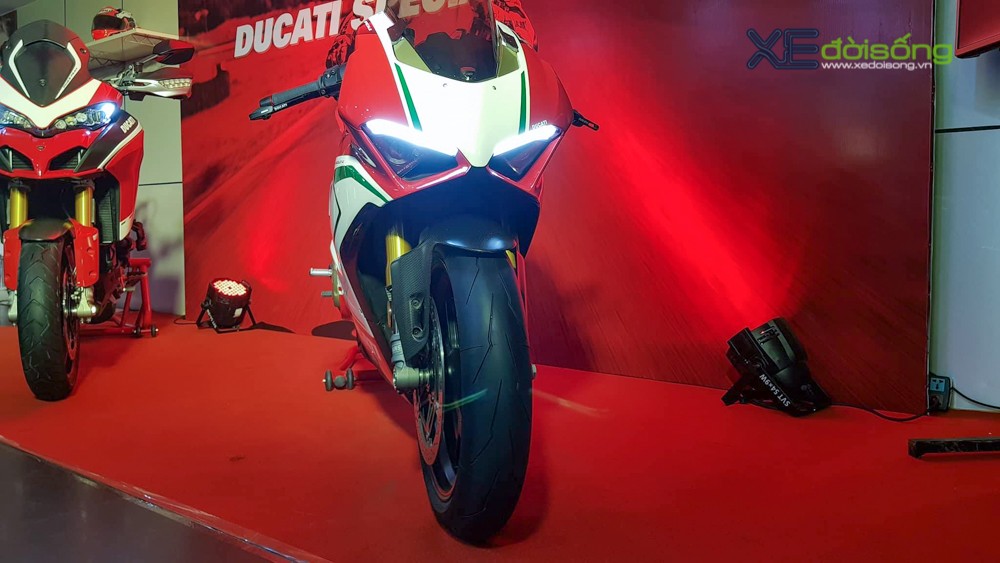 Biker Hà Nội mua Ducati Panigale V4 Speciale đầu tiên Châu Á giá 2 tỷ đồng  ảnh 7