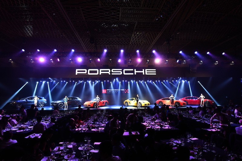 Porsche Panamera bản kỷ niệm 10 năm Porsche Việt Nam có gì đặc biệt? ảnh 1