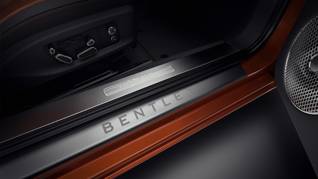 Xe siêu sang Bentley Continental GT “đợt hàng đầu” có gì hot?  ảnh 5