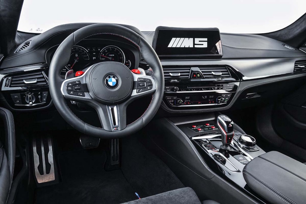 Soi chi tiết BMW M5 MotoGP Safety Car - 
