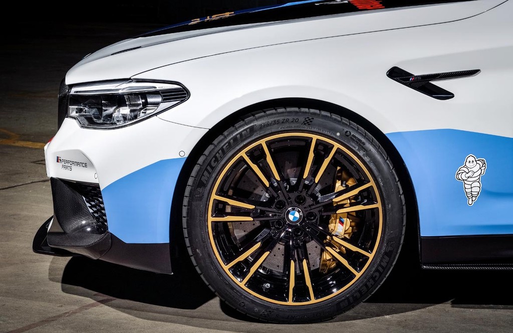 Soi chi tiết BMW M5 MotoGP Safety Car - 