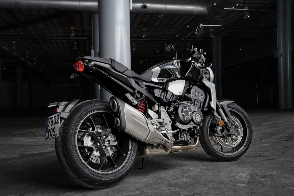 Honda CB1000R 2018 thay đổi toàn diện đến ngoạn mục ảnh 1