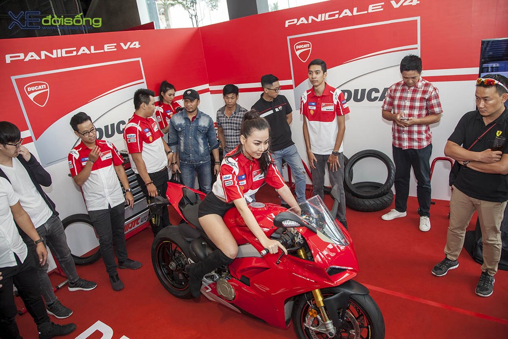 Cận cảnh superbike Ducati Panigale V4 S chính hãng vừa ra mắt Sài Gòn ảnh 2