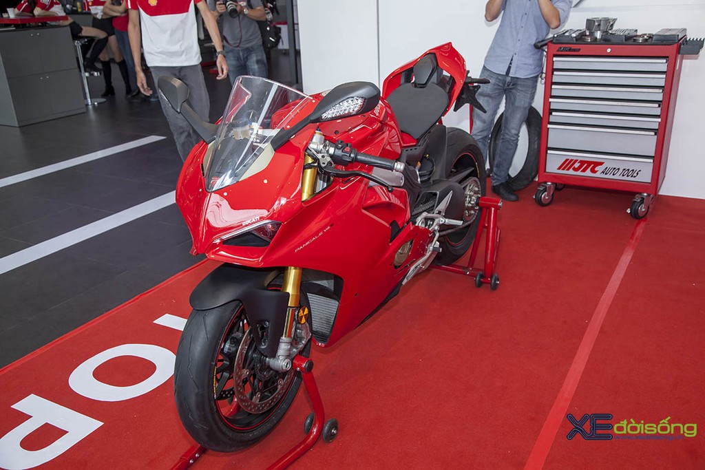 Cận cảnh superbike Ducati Panigale V4 S chính hãng vừa ra mắt Sài Gòn ảnh 4