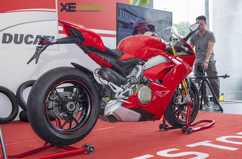 Cận cảnh superbike Ducati Panigale V4 S chính hãng vừa ra mắt Sài Gòn ảnh 6