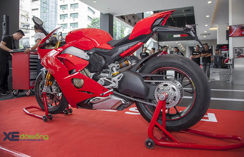 Cận cảnh superbike Ducati Panigale V4 S chính hãng vừa ra mắt Sài Gòn ảnh 7