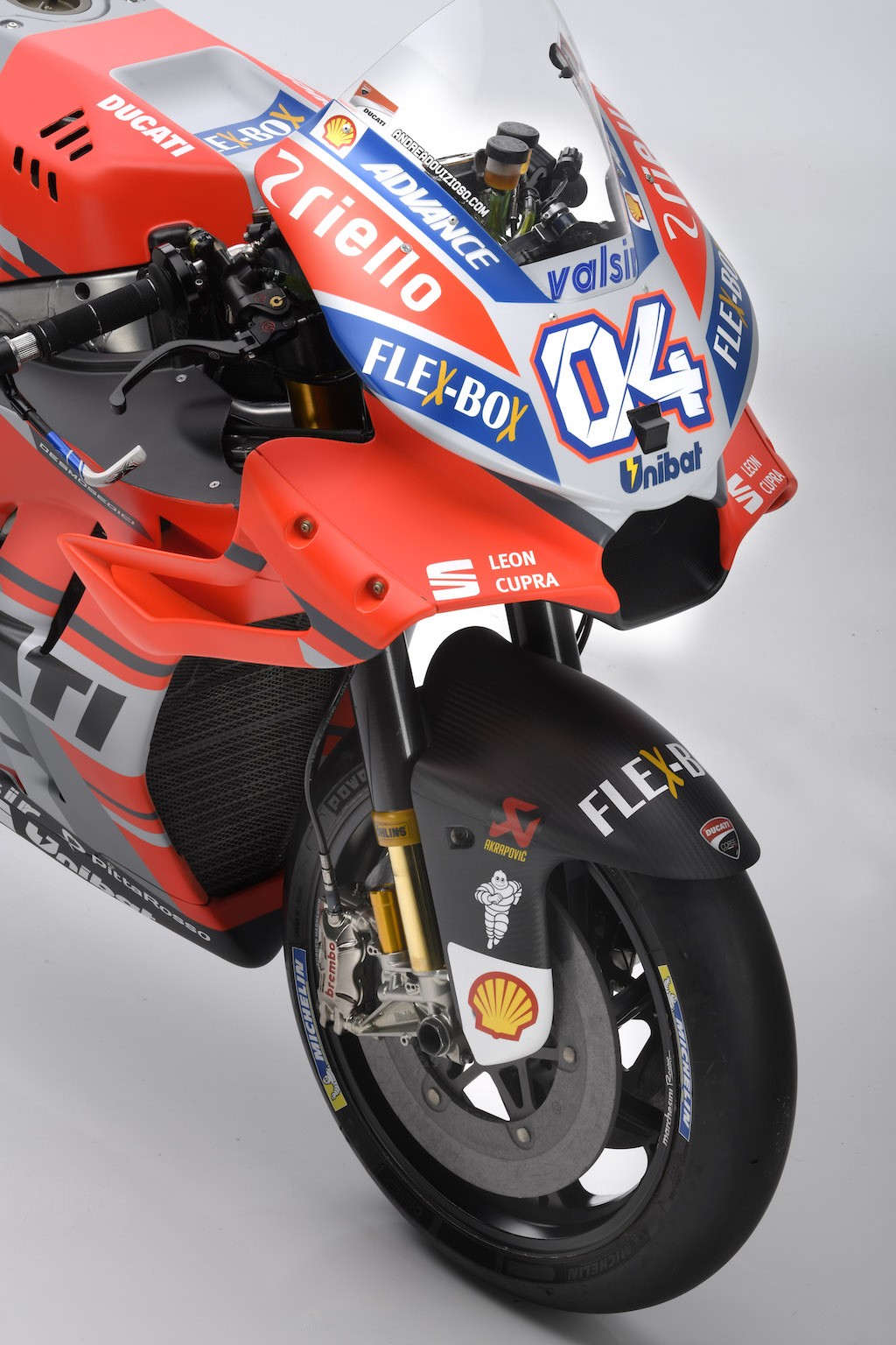 Soi chi tiết xe đua MotoGP Ducati Desmosedici GP18 ảnh 3
