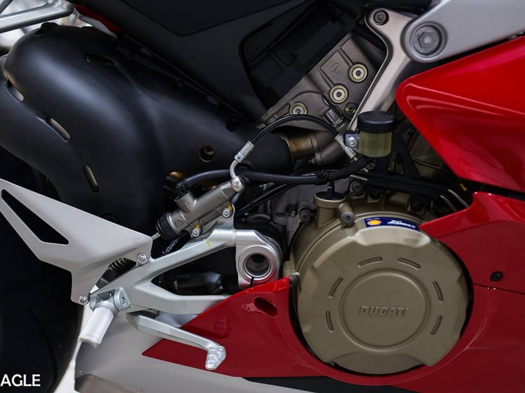 Chi tiết Ducati V4 S đầu tiên về Việt Nam, giá khoảng 1,6 tỷ đồng ảnh 15