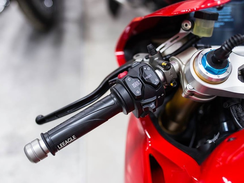 Chi tiết Ducati V4 S đầu tiên về Việt Nam, giá khoảng 1,6 tỷ đồng ảnh 11