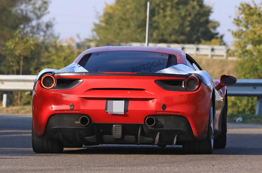 Siêu xe Ferrari 488 GTO sắp ra mắt sẽ mạnh 700 mã lực? ảnh 4