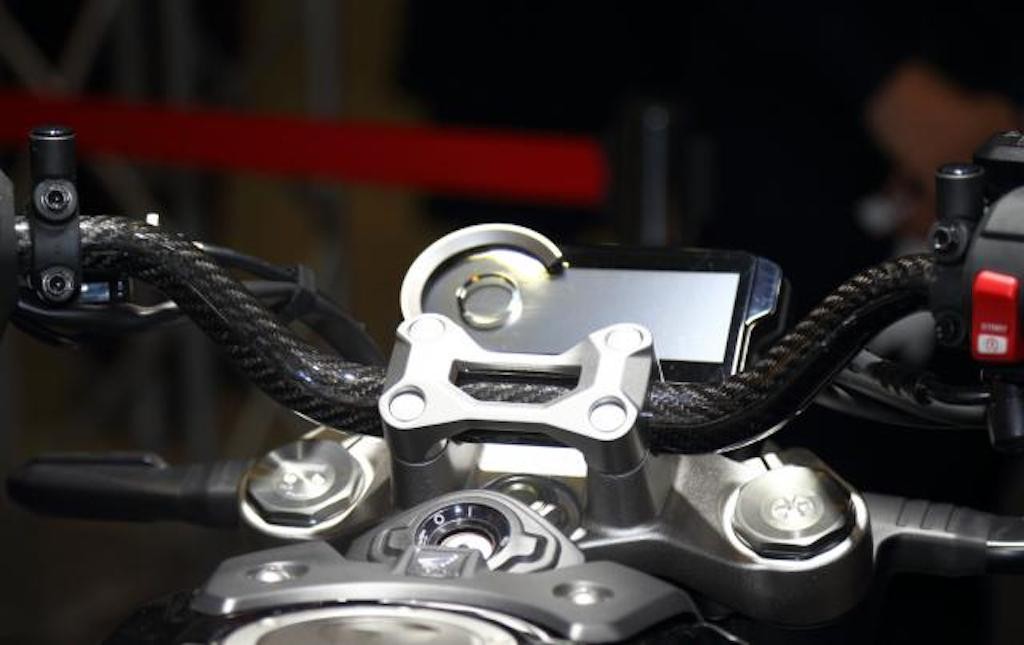 Chiêm ngưỡng naked bike Honda CB1000R độ full carbon cực ngầu ảnh 3