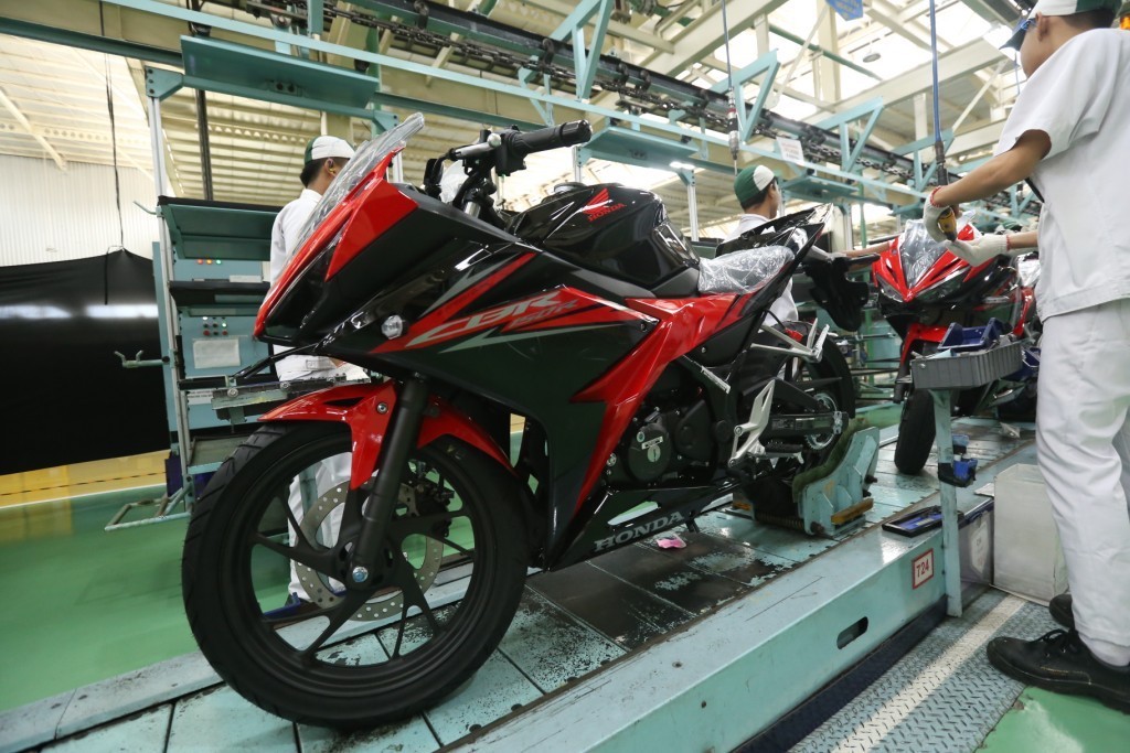 Ra mắt sportbike Honda CBR150R 2018 giá từ 55,9 triệu đồng ảnh 1