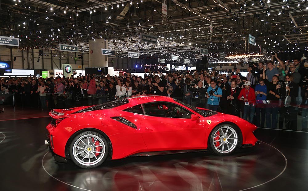 Xem “Át chủ bài” Ferrari 488 PISTA phô diễn hiệu năng siêu việt  ảnh 5