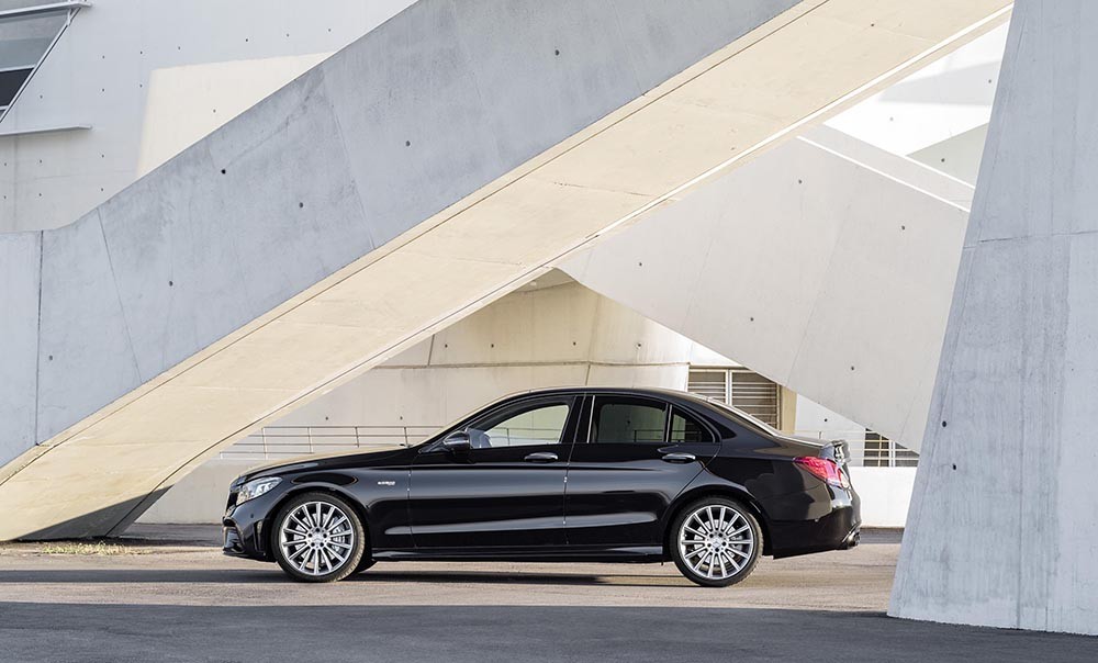 Ra mắt Mercedes-AMG C 43 2019 - sedan hiệu năng cao, giá hợp lý ảnh 8