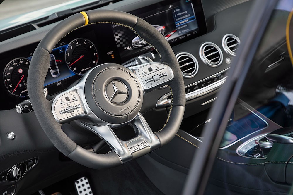 Diện kiến xe nhà giàu Mercedes-AMG S 63 2018 Yellow Night Edition ảnh 3