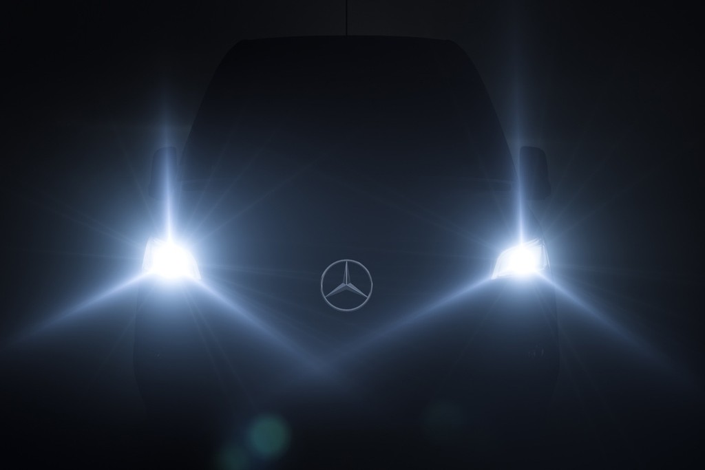 Mercedes Sprinter 2018 lộ nội thất tiện nghi như xe sang ảnh 5