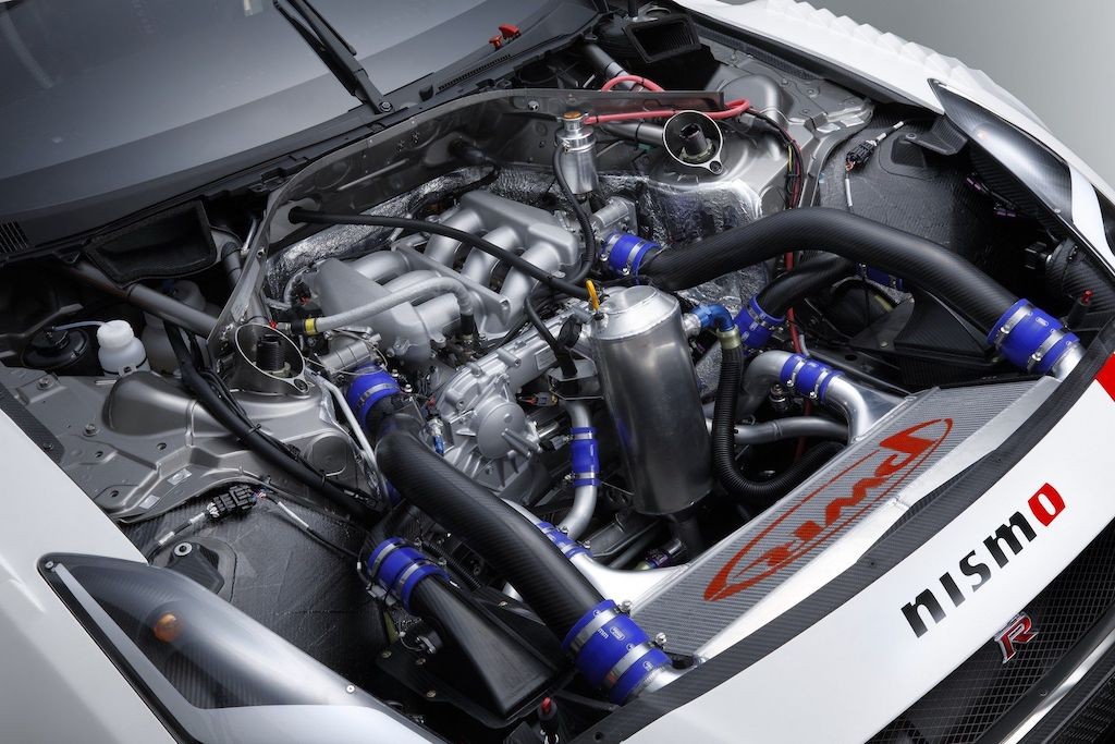 Xe đua Nissan GT-R NISMO GT3 bán cho “dân thường” giá 12,5 tỷ ảnh 4