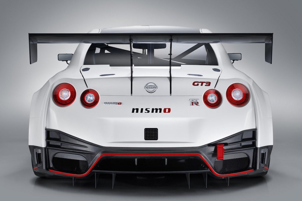 Xe đua Nissan GT-R NISMO GT3 bán cho “dân thường” giá 12,5 tỷ ảnh 6